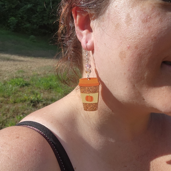 ☕️🎃 Pumpkin Spice Latte dangles - Picture 7 of 10